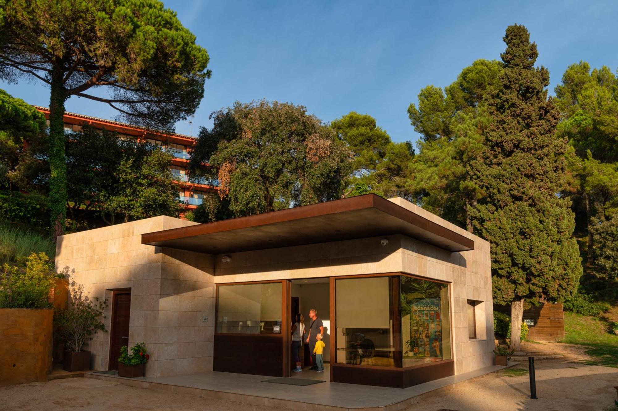 Albamar Apartaments Lloret de Mar Exterior photo